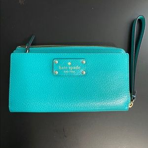 Kate Spade wristlet wallet